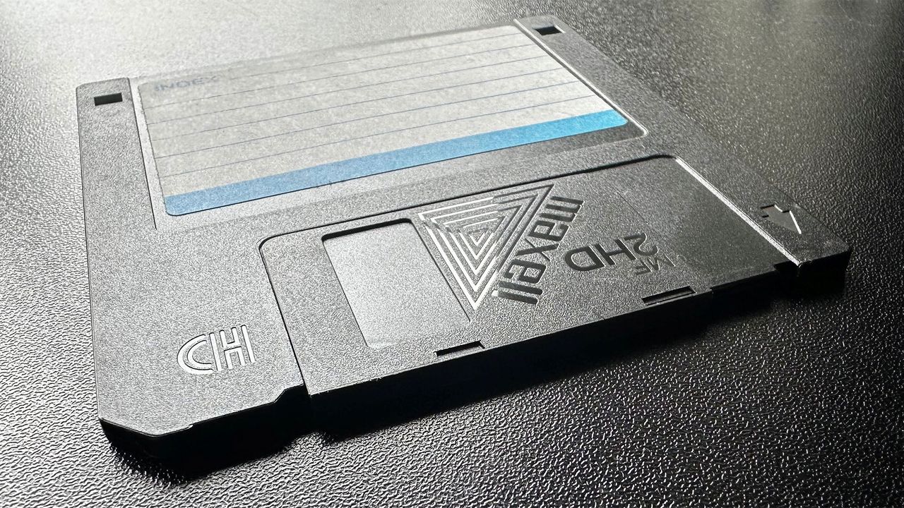  Orphaned Linux drivers for floppy disks gets first patch of any significance in three years - cleanup effort implies floppies spared the axe for a few more years 