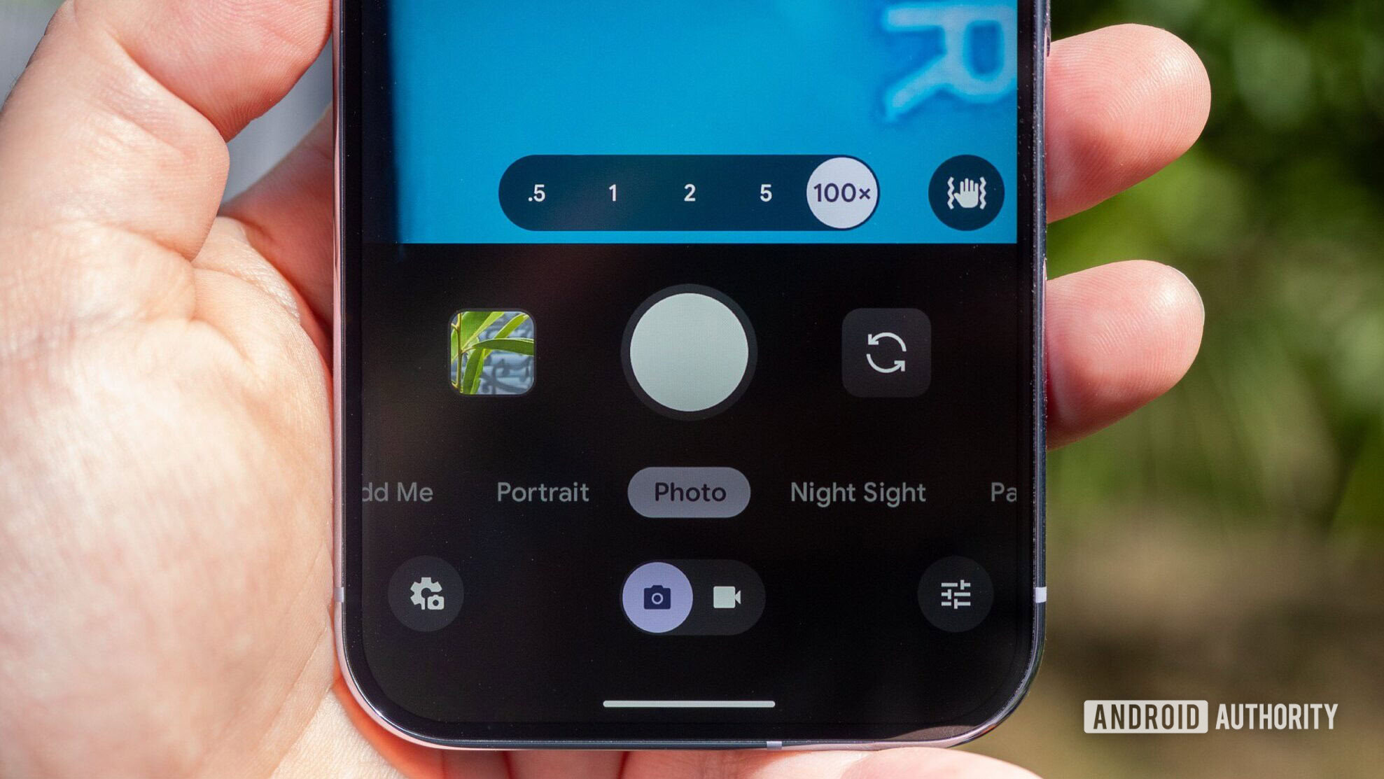 Forget the Pixel 10 camera’s silly pinch-to-zoom, this is the one trick I use instead