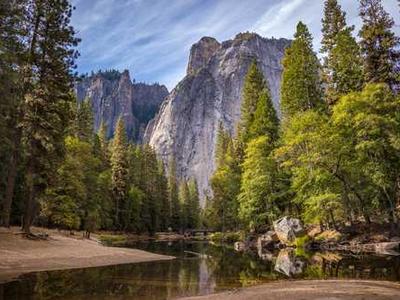 I bought this bizarre wireless charger for my Apple Watch, and it's already saved me multiple times
